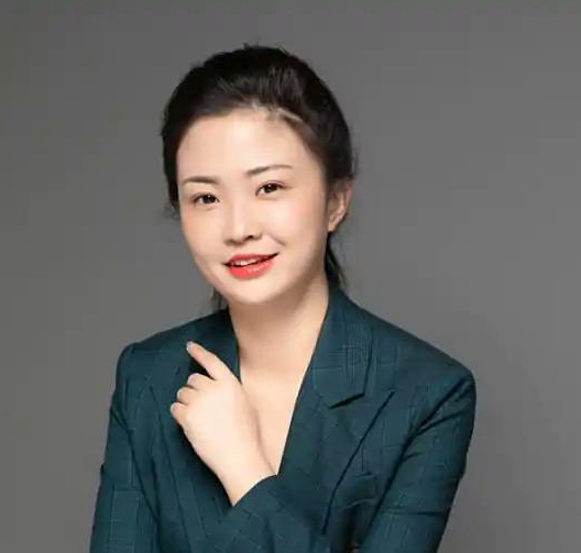 张莹